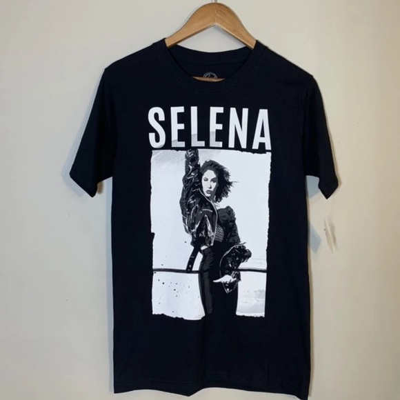 Official Selena Merchandise T-Shirt! - Picture 1 of 4